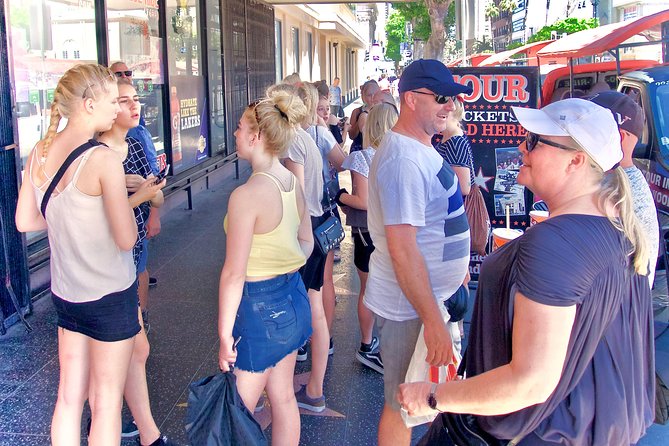 Hollywood Open Air Bus Tour: Celebrity Homes and Beverly Hills - Beverly Hills, 90210, and the celebrity homes
