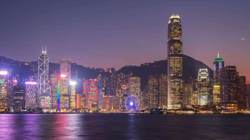 Hong Kong: Panoramic Night Tour of Kowloon by Open-top Bus - Meeting Bruce Lee at 7:00 PM