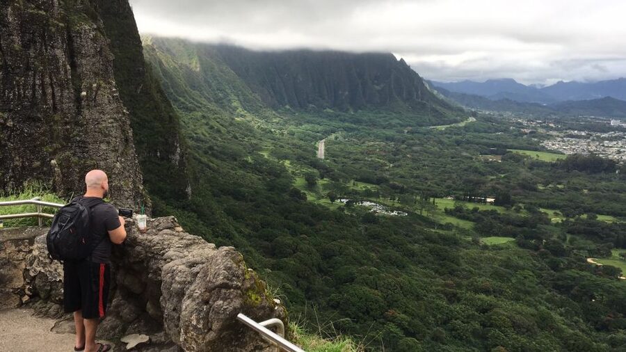 Honolulu: Oahu Island Full-Day Guided Tour by Bus with Lunch - Byodo-In Temple: quiet grounds beneath the mountains