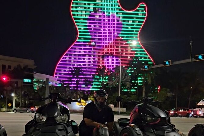 Hookah Bus Tour/Hard Rock Casino/Las Olas Ft. Lauderdale/Wynwood - Fort Lauderdale Beach adds the classic Florida stop