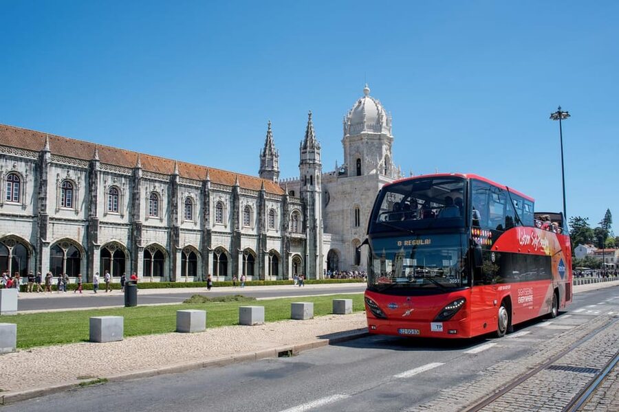 Hop on Hop Off Bus with Oceanario Ticket - The Castle Line and Lisbon’s high viewpoints