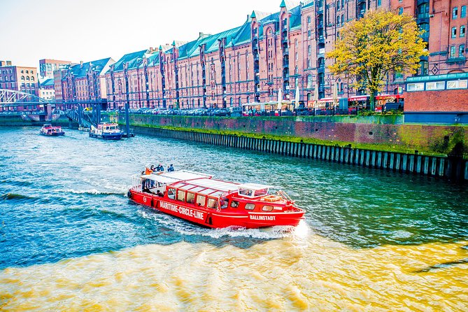 Hop-on hop-off on the water with the Maritime Circle Line in Hamburg - Commentary, English access, and the group size