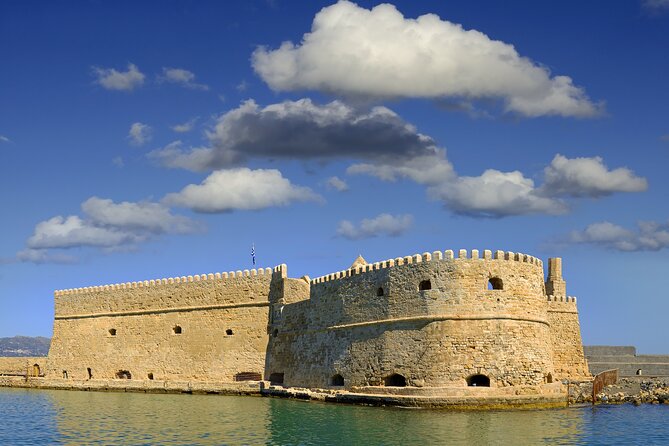 Hop-On Hop-Off Sightseeing Bus Tour in Heraklion - Audio commentary, comfort, and service