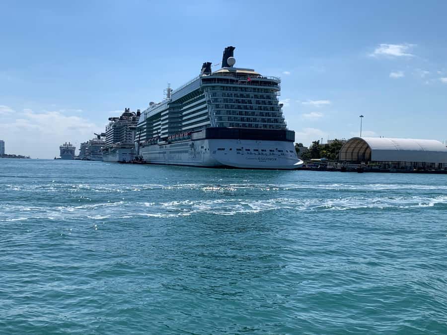 Hop-on Hop-off Water Taxi in Miami and Miami Beach - What this Miami water taxi actually is