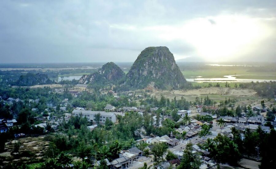Hue to Hoi An by bus: Hai Van Pass, Lang Co, Marble mountain - Da Nang lunch stop around noon
