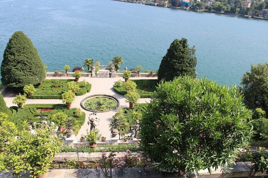 Isola dei Pescatori and Isola Bella Hop-on Hop-off Boat - Isola dei Pescatori, the island for wandering and lunch