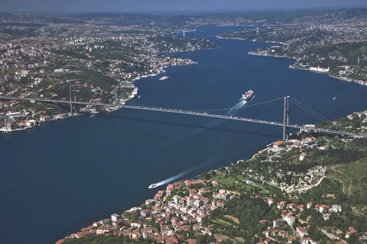 Istanbul: Bosphorus Cruise and Golden Horn Bus Tour - The Golden Horn and Its Old Waterfront