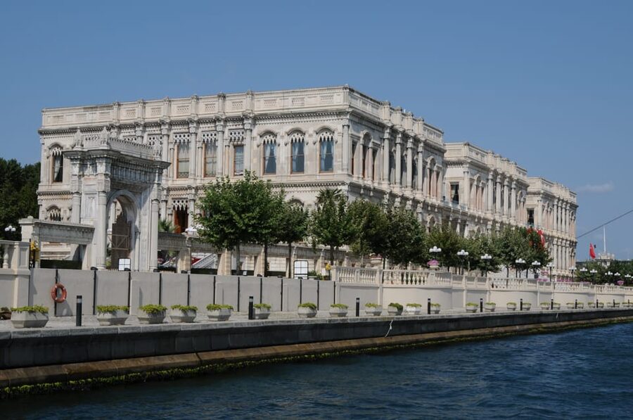 Istanbul: Bosphorus Cruise and Golden Horn Bus Tour - Balat, Fener, and the City Walls