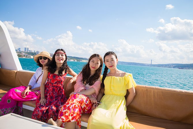 Istanbul Bus and Boat: 5 Hours Guided City Tour & Boat Cruise - The major sights seen from the bus