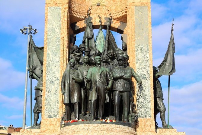 Istanbul Party Pub Crawl with Party Bus in Sultanahmet and Taksim - Key points before you book