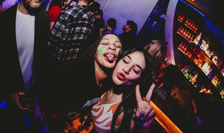 Istanbul: Rooftop Pub Crawl with Party Bus - Rooftop clubs with different moods