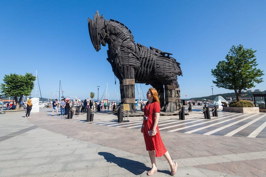 Istanbul: Troy Guided Bus Tour with Ferry Tickets & Lunch - Why Troy is worth the long ride