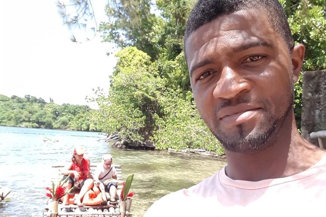 Jamaica Martha Brae Bamboo Rafting with Bus Transportation - What makes the scenery special