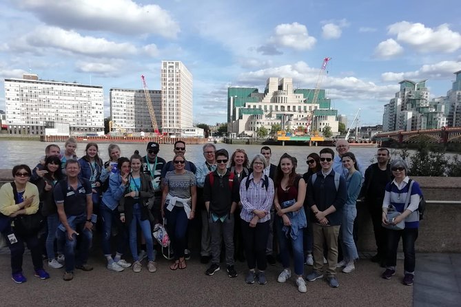 James Bond Small Group Mini Coach Tour of London - The City of London and On Her Majesty’s Secret Service