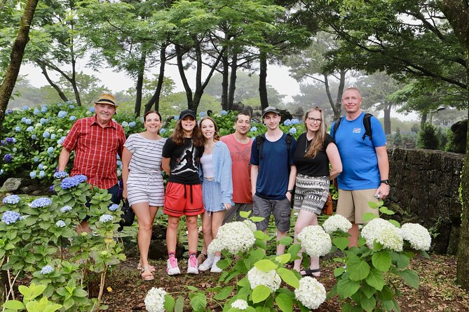 Jeju bus tour with professional English guide for cruise customer - What the guide and bus setup mean in practice