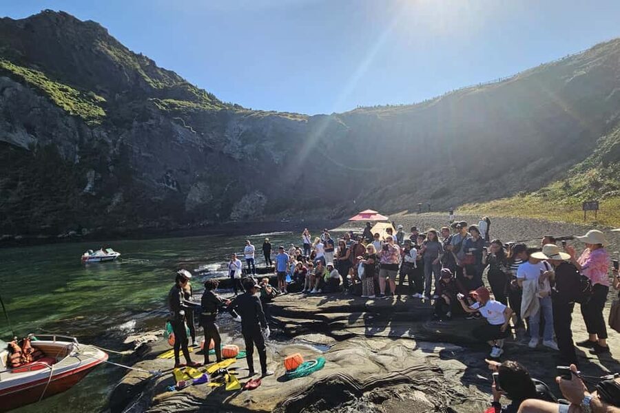 Jeju Island: Full-Day East Jeju Bus Tour with Entry Fees - Climbing Seongsan Ilchulbong