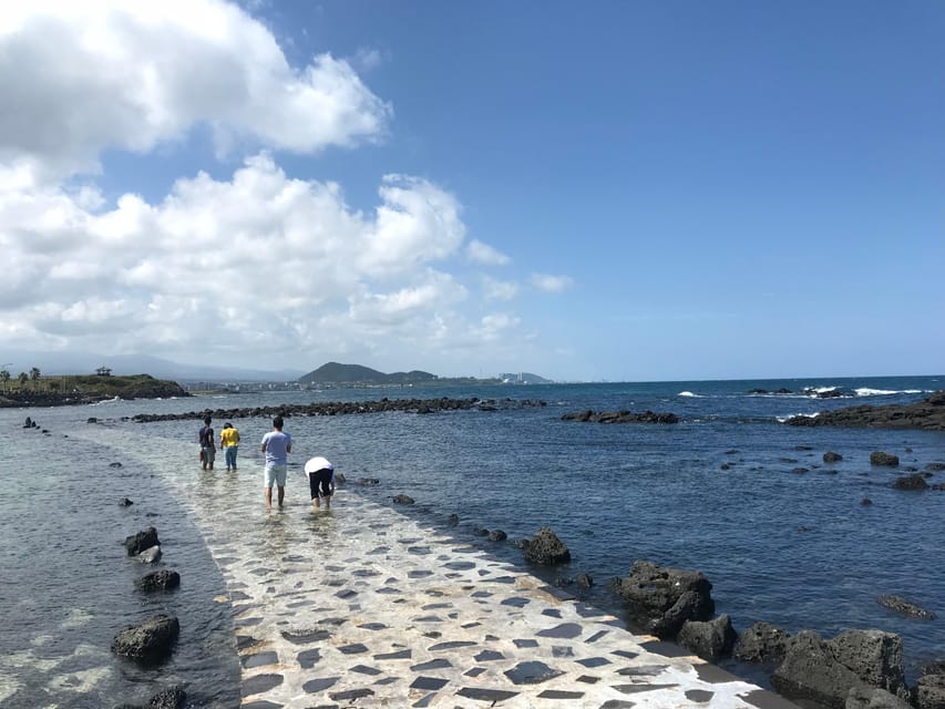 Jeju: West of Jeju Island Bus Tour from Seogwipo City - Fabio’s guiding is a central part of the day