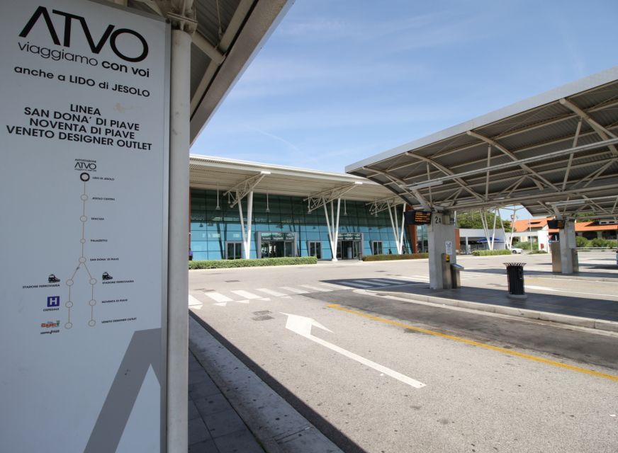 Jesolo Lido: Express Bus to Noventa di Piave Designer Outlet - Arriving at Noventa di Piave Designer Outlet