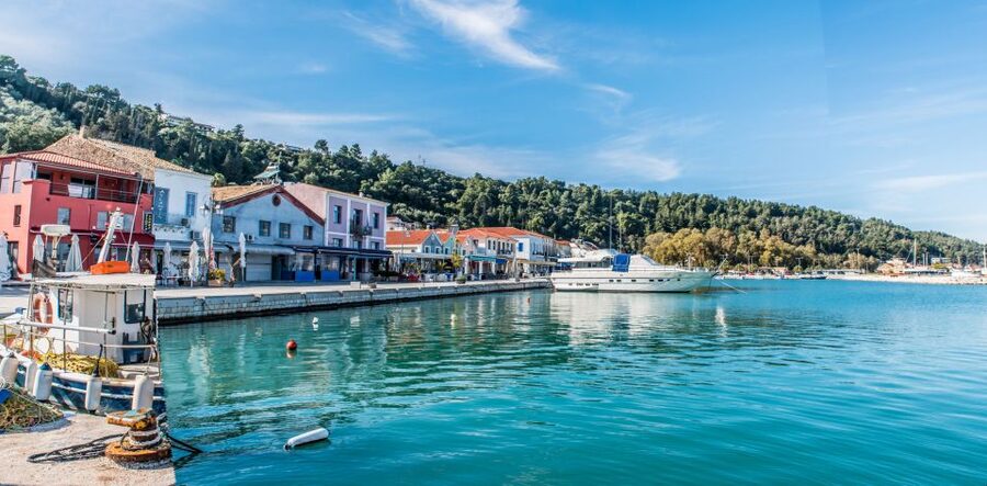 Katakolo: Pyrgos and Katakolo Hop-on Hop-off Bus Tour - Audio guide, comfort, and practical details