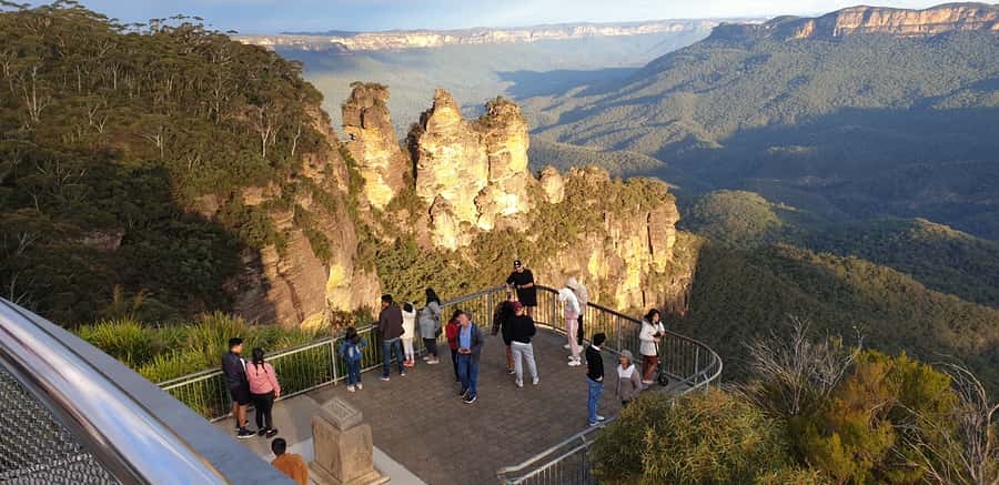 Katoomba: Blue Mountains Full-Day Hop-On Hop-Off Bus Tour - The guidebook and driver commentary