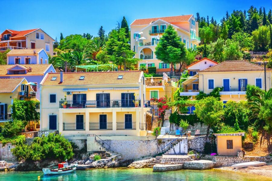 Kefalonia: Island Highlights Bus and Boat Tour with Lunch - Myrtos Beach from the famous viewpoint