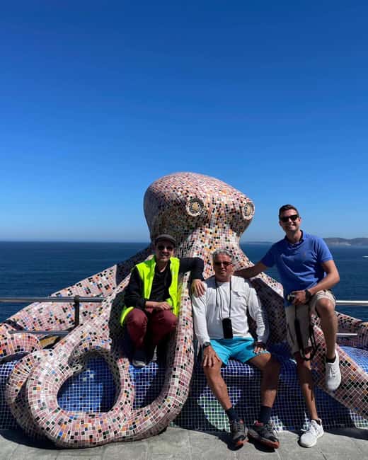 La Coruna: Sightseeing Bus Tour for Cruisers - The guides and the ride