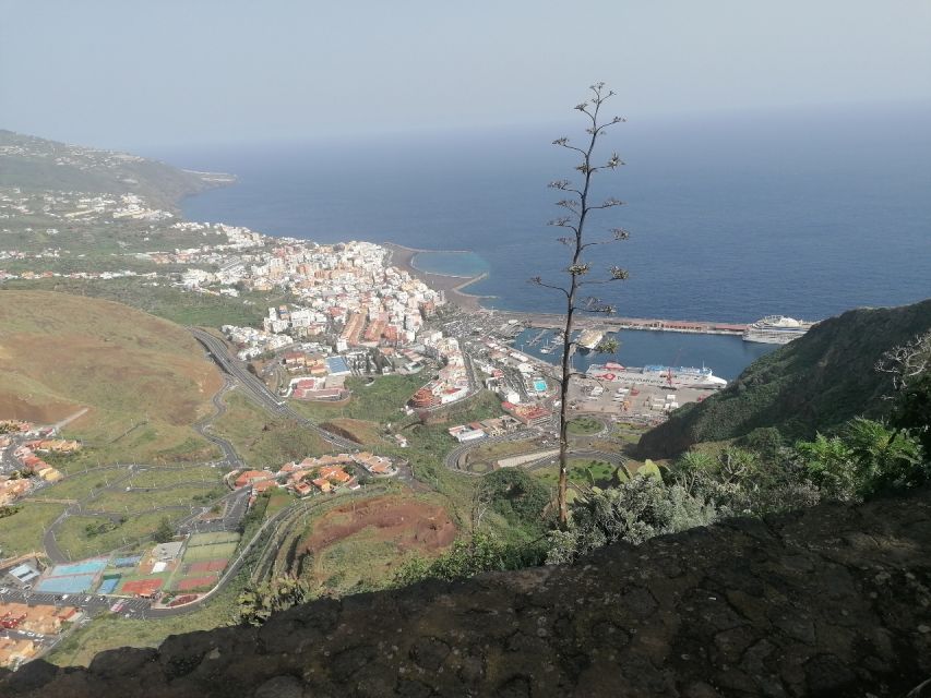 La Palma: Island Highlights Guided Bus Tour - Tajuya Square and the Cumbre Vieja eruption