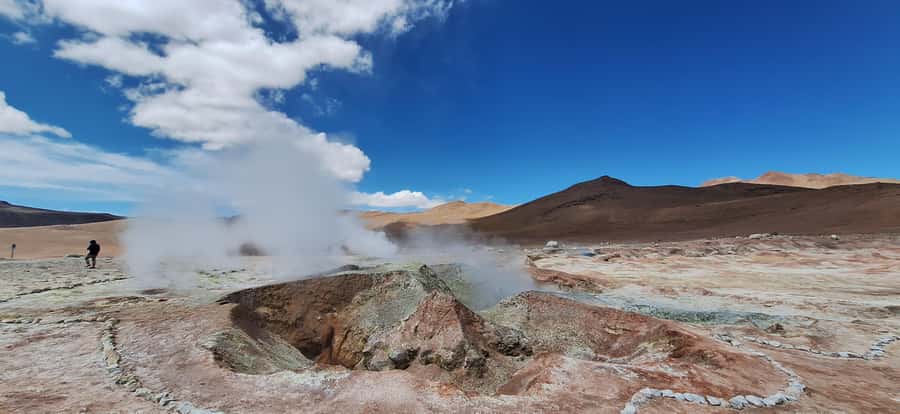 La Paz: 5-Day Uyuni Salt Flats by Bus - Red Lagoon and a night under powerful stars