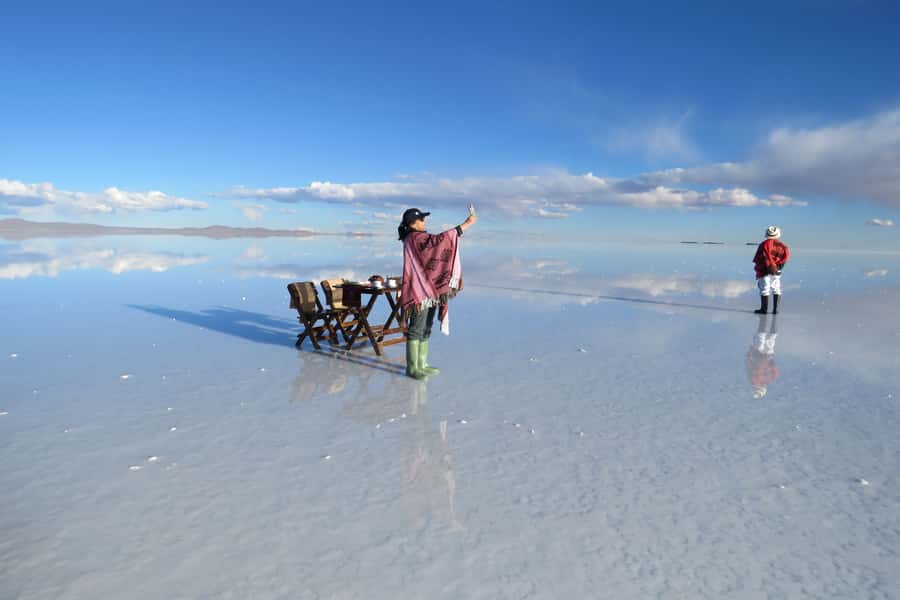 La Paz: Uyuni Salt Flats Tour by Bus - A smooth start in Uyuni at 7:30 AM