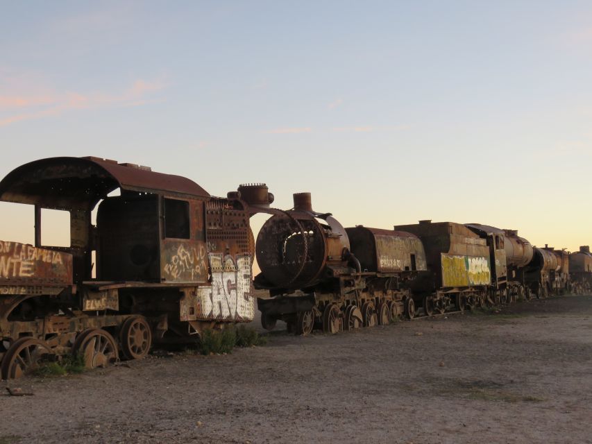 La Paz: Uyuni Salt Flats Tour by Bus - Lunch in the middle of the salt flats