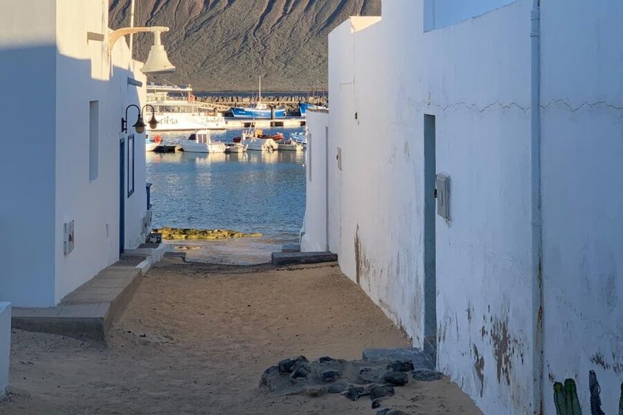 Lanzarote: Return Ferry to La Graciosa with Bus Pickup - Key points to know before you go