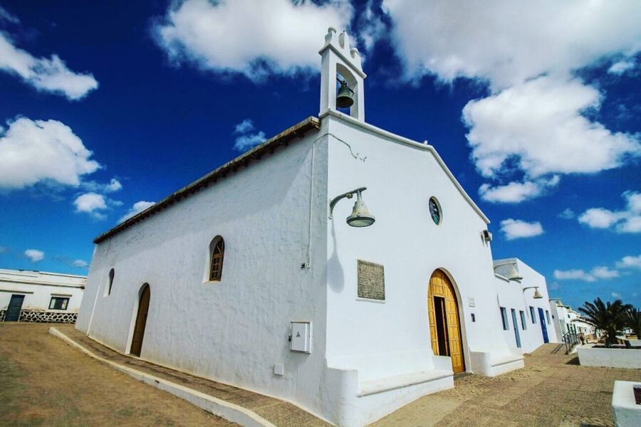 Lanzarote: Return Ferry to La Graciosa with Bus Pickup - Your free time on La Graciosa