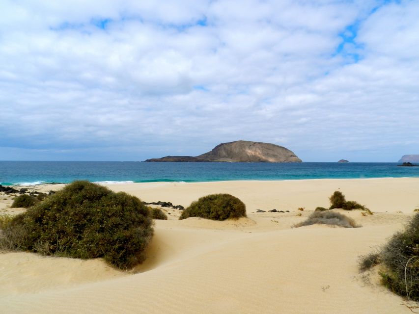 Lanzarote: Return Ferry to La Graciosa with Bus Pickup - How to fill the extra hours