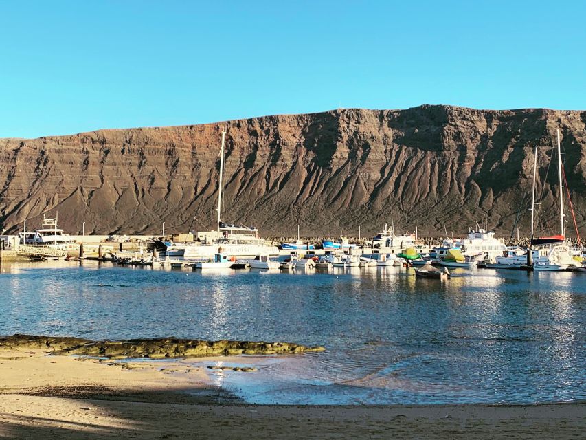 Lanzarote: Return Ferry to La Graciosa with Bus Pickup - Who will enjoy this trip most?