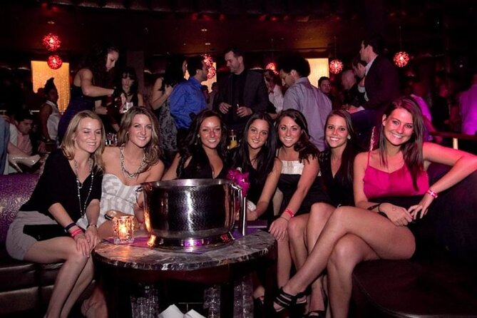 Las Vegas Bar Crawl by Party Bus with Free Drinks - The Strip transfer and final nightclub