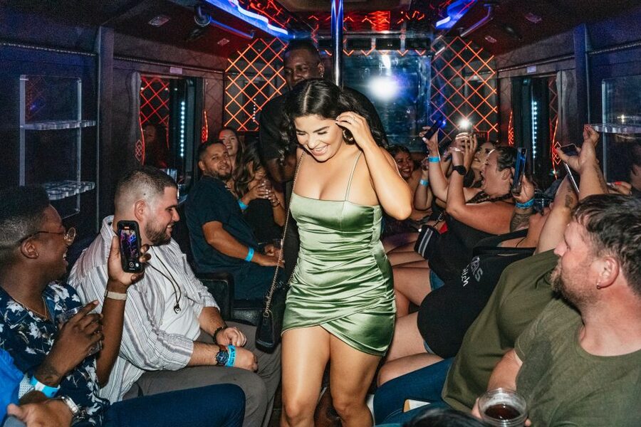 Las Vegas: Club Crawl and Party Bus with Free Drinks - Key points to know before booking