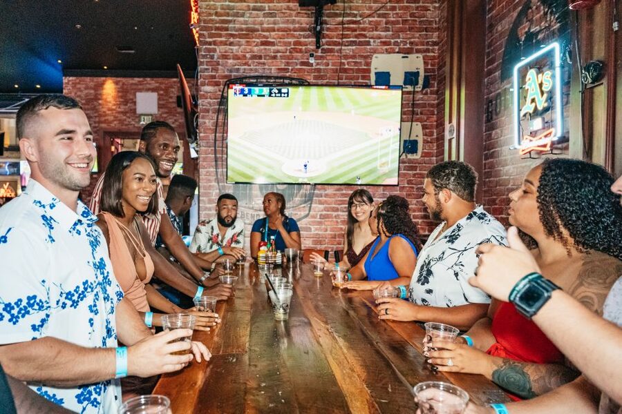 Las Vegas: Club Crawl and Party Bus with Free Drinks - Two Strip venues before the bus