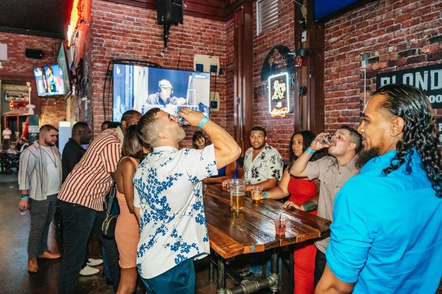 Las Vegas: Club Crawl and Party Bus with Free Drinks - Finding the first venue at 7 W Flamingo Road