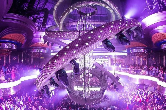Las Vegas Club Crawl with Party Bus and Free Drinks - Three clubs, three chances to find your kind of Vegas night