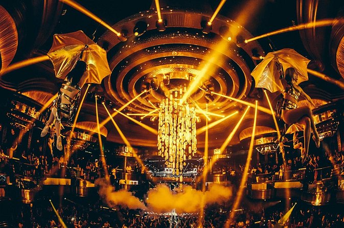 Las Vegas Club Crawl with Party Bus and Free Drinks - How the group size affects the experience
