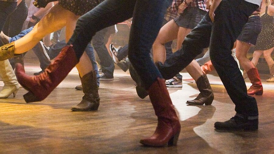 Las Vegas: Country Bar Crawl by Party Bus w/ Mixed Drinks - Meeting your host and getting the night started