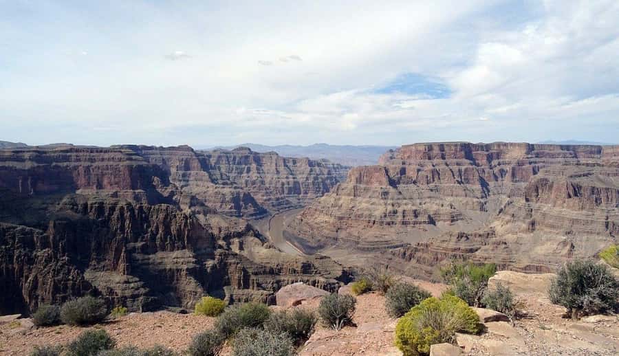 Las Vegas: Grand Canyon West Bus Tour with Guided Walk - What the $99 price really covers