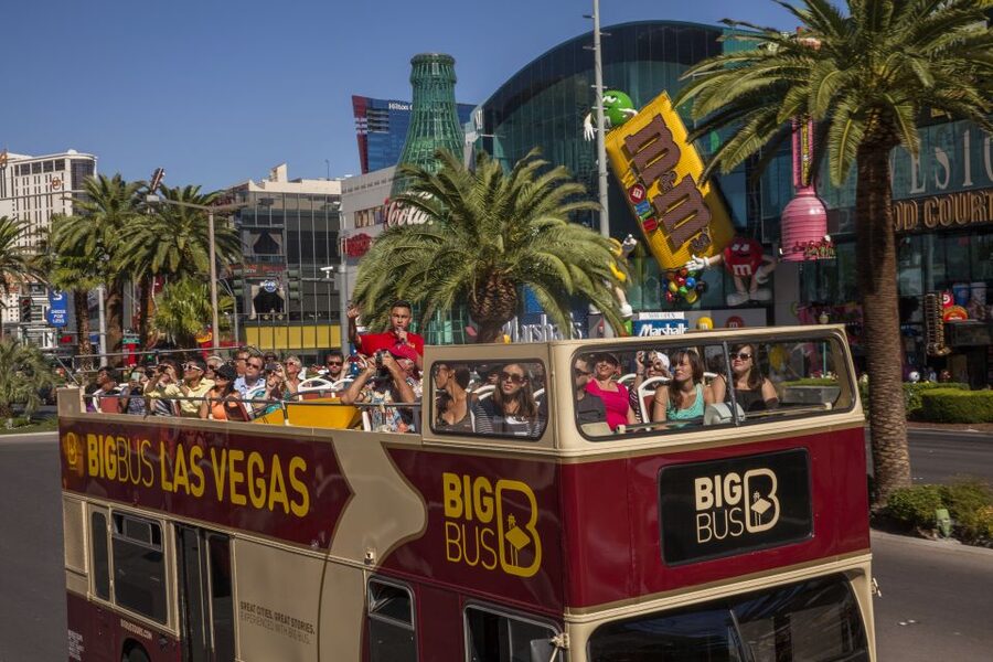 Las Vegas: Hop-on Hop-off Sightseeing Tour by Open-Top Bus - Reading the route from the LINQ to MGM Grand