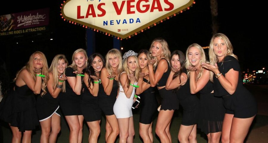 Las Vegas: Nightclub and Bar Crawl with Party Bus and Drinks - Key Points Before You Book