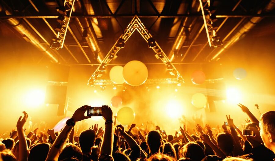Las Vegas: Party Bus Nightclub Crawl - Moving Through Up To Four Las Vegas Clubs