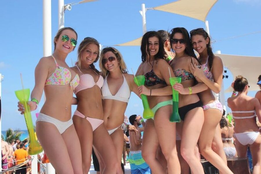 Las Vegas: Pool Party Crawl by Party Bus - The second club and the rotating venue list