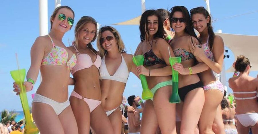 Las Vegas: Pool Party Crawl by Party Bus - Dress code mistakes can ruin the day