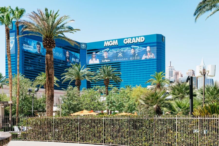 Las Vegas Strip: 3-Stop Pool Party Crawl with Party Bus - What your $99 actually buys