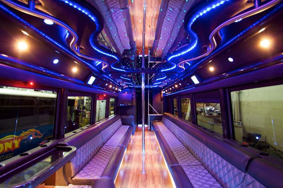 Las Vegas: VIP Club Crawl with Party Bus and Drinks - How the four-hour Las Vegas night works