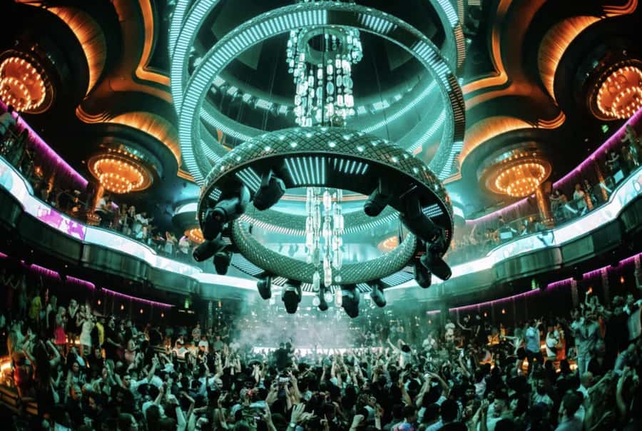 Las Vegas: VIP Club Crawl with Party Bus and Drinks - The first stop gets the group moving